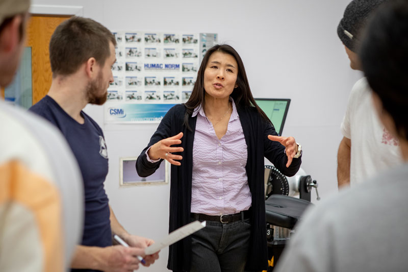 WSU Instructor teaching students