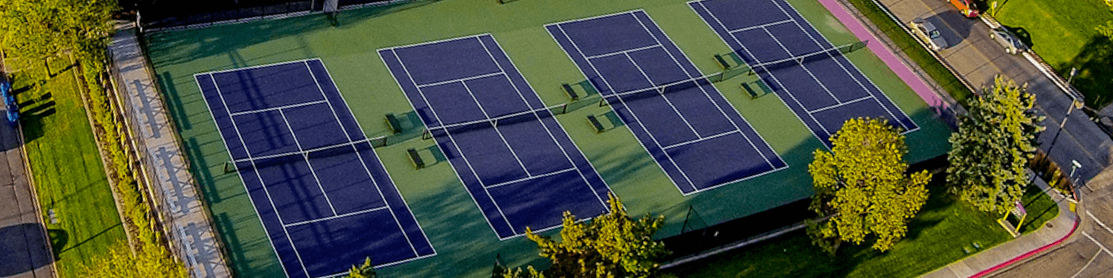 outdoor court to play pickleball
